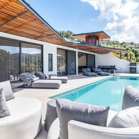 Beyond The Dream Villa *